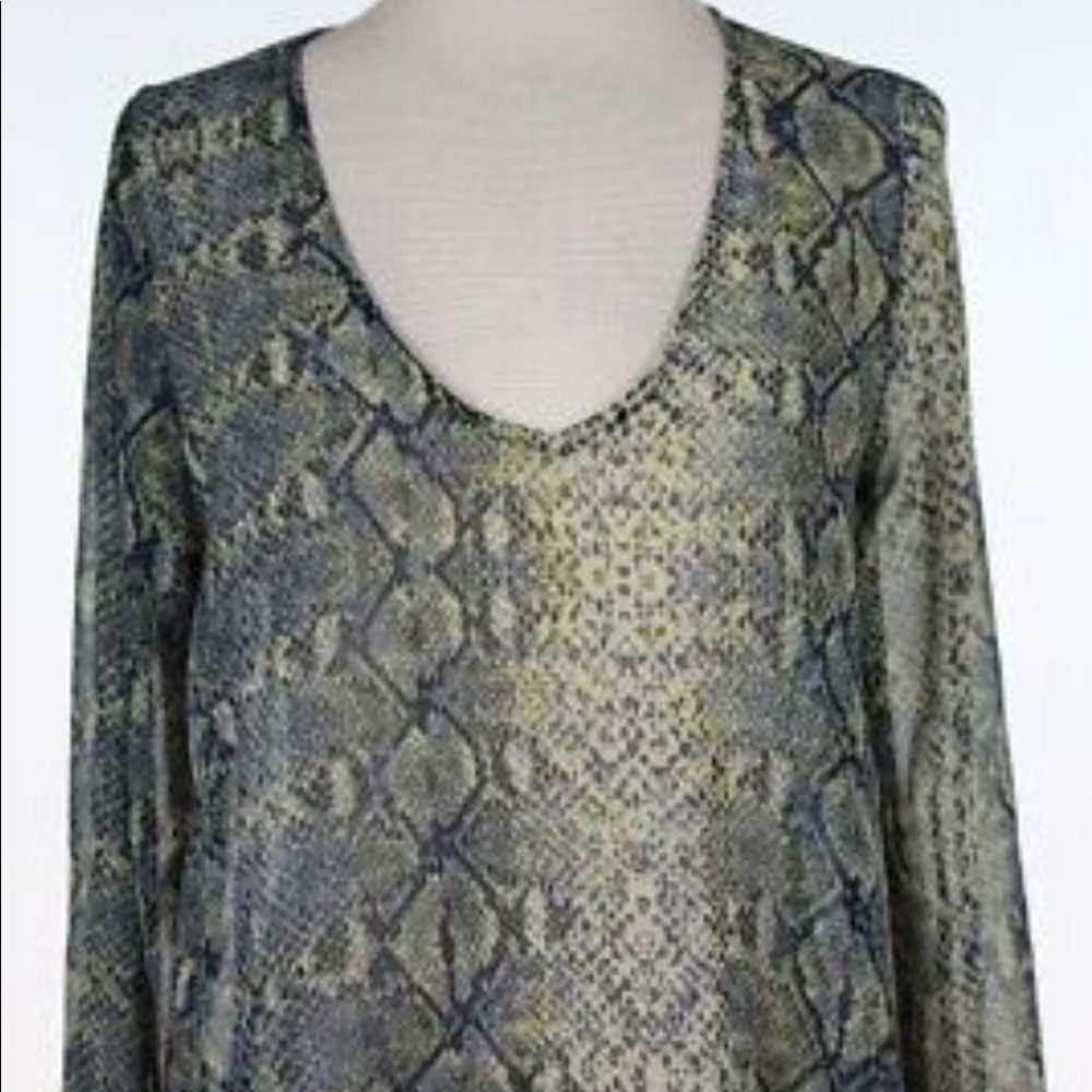 AQUA Size L Animal Print Long Sleeve Blouse